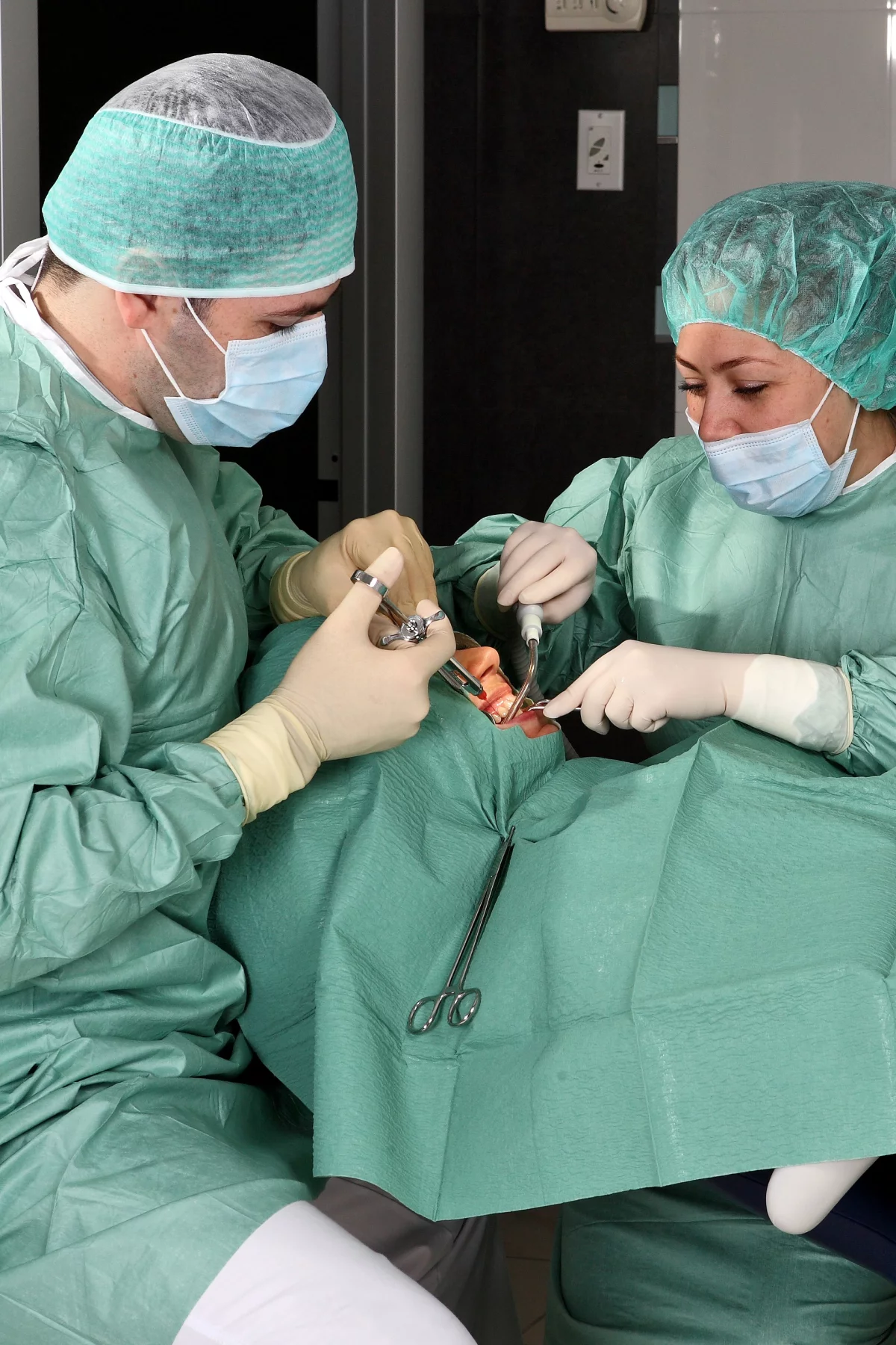 Vstavitev zobnega implantata